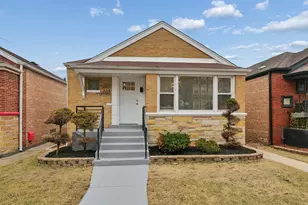 8133 S Saginaw Ave, Chicago, IL 60617 - Photo 2