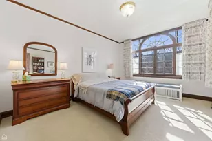 1222 E 56th St, Chicago, IL 60637 - Photo 12