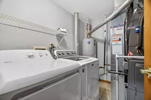 2750 Shelly Ln, Aurora, IL 60504 - Photo 18