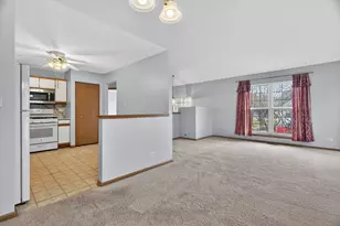 2750 Shelly Ln, Aurora, IL 60504 - Photo 2