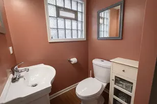8728 S Rockwell Ave, Evergreen Park, IL 60805 - Photo 4