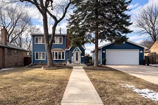 8728 S Rockwell Ave, Evergreen Park, IL 60805 - Photo 1