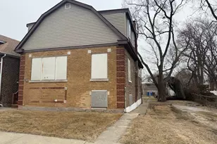 9329 S Colfax Ave, Chicago, IL 60617 - Photo 2