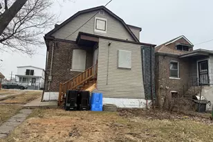 9329 S Colfax Ave, Chicago, IL 60617 - Photo 22