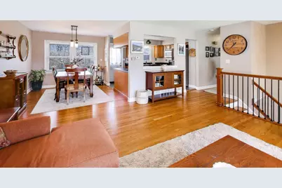 1107 N Greenfield Lane, Mount Prospect, IL 60056 - Photo 8