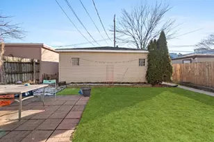 3243 W Evergreen St, Chicago, IL 60651 - Photo 28