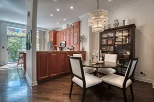 339 W Scott St, Chicago, IL 60610 - Photo 8