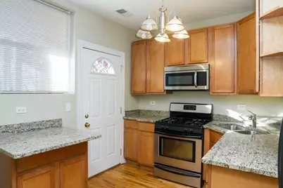 1642.5 W Greenleaf Avenue #2N, Chicago, IL 60626 - Photo 2