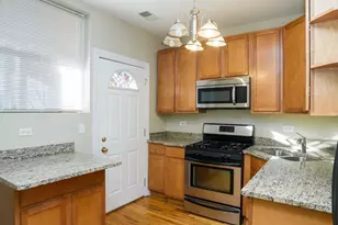 1642 5 W Greenleaf Ave, Chicago, IL 60626 - Photo 2