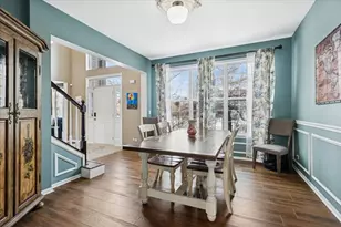 1715 White Oak Ln, Hoffman Estates, IL 60192 - Photo 6