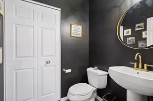 1715 White Oak Ln, Hoffman Estates, IL 60192 - Photo 14