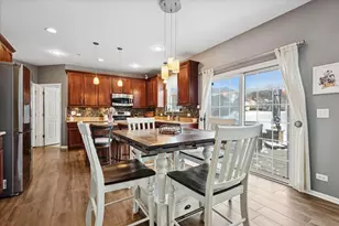 1715 White Oak Ln, Hoffman Estates, IL 60192 - Photo 8