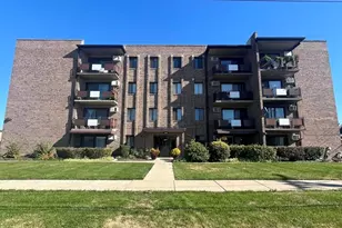 7945 S Oketo Ave, Bridgeview, IL 60455 - Photo 1