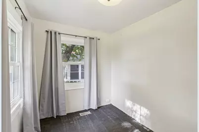 18631 W Main Street, Grayslake, IL 60030 - Photo 16