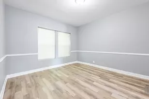 1310 E 72nd St, Chicago, IL 60619 - Photo 10