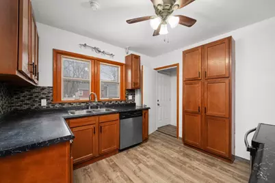 612 Waverly Road, Davenport, IA 52804 - Photo 6