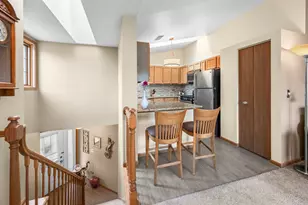 2014 N Stillwater Rd, Arlington Heights, IL 60004 - Photo 4