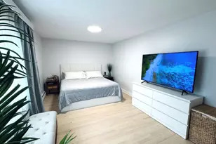 952 E Old Willow Rd, Prospect Heights, IL 60070 - Photo 10