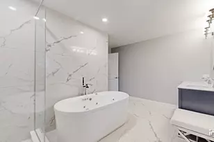 124 E Monterey Ave, Schaumburg, IL 60193 - Photo 18
