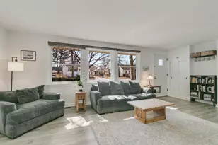 9512 Jefferson Ave, Brookfield, IL 60513 - Photo 2