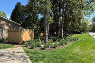 28W075 Aurora Ave, Naperville, IL 60540 - Photo 4