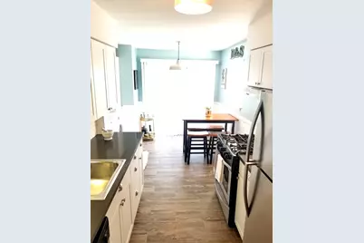 813 Valley Stream Drive #D, Wheeling, IL 60090 - Photo 2