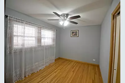 5238 N Moody Avenue, Chicago, IL 60630 - Photo 4