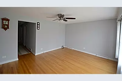 5238 N Moody Avenue, Chicago, IL 60630 - Photo 2