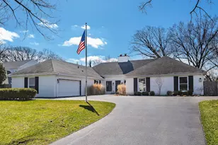 1225 W Deerpath Rd, Lake Forest, IL 60045 - Photo 1