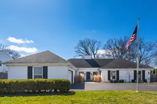 1225 W Deerpath Rd, Lake Forest, IL 60045 - Photo 2