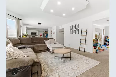 2001 Madison Avenue, Gurnee, IL 60031 - Photo 4