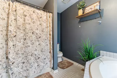 2001 Madison Avenue, Gurnee, IL 60031 - Photo 20