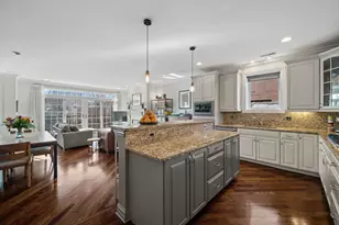 840 W Roscoe St, Chicago, IL 60657 - Photo 2