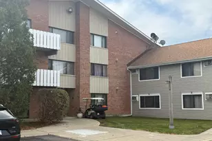 4000 Bayside Dr, Palatine, IL 60074 - Photo 1