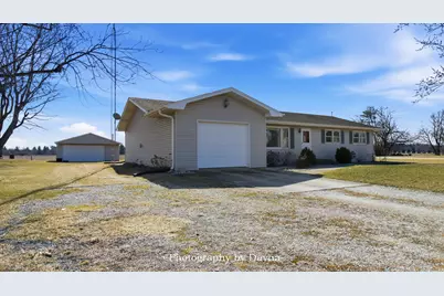 7302 E 3500S Road, Saint Anne, IL 60964 - Photo 1