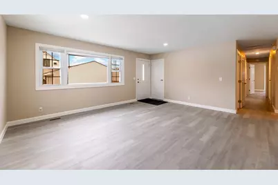 1616 Wilcox Street, Crest Hill, IL 60435 - Photo 4