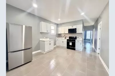 532 N Lawler Avenue, Chicago, IL 60644 - Photo 2