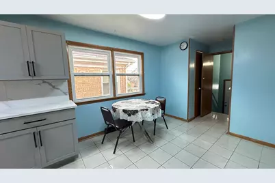 4819 W Winnemac Avenue, Chicago, IL 60630 - Photo 8