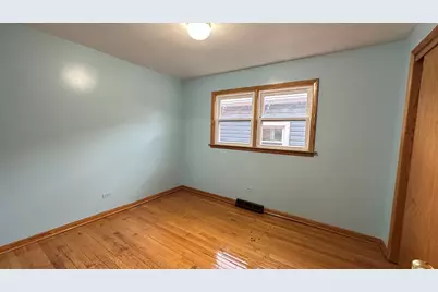 4819 W Winnemac Avenue, Chicago, IL 60630 - Photo 6