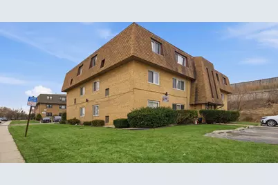 10440 Natoma Avenue #9, Chicago Ridge, IL 60415 - Photo 2