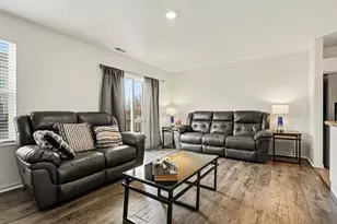 562 Spring Leaf Dr, Joliet, IL 60431 - Photo 8