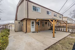 9356 N Parkside Ave, Des Plaines, IL 60016 - Photo 24