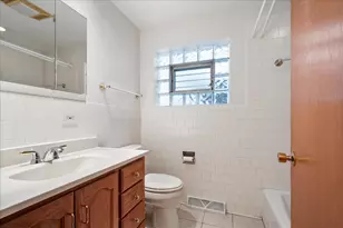5395 N Northwest Hwy, Chicago, IL 60630 - Photo 10