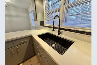 2703 18th Avenue, Rockford, IL 61108 - Photo 18