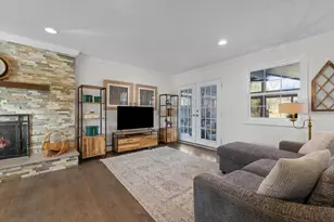 141 Kainer Ave, Barrington, IL 60010 - Photo 8