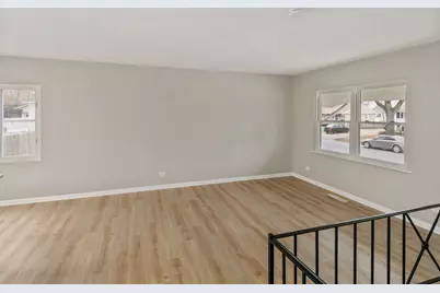 323 Mark Avenue, Glendale Heights, IL 60139 - Photo 10