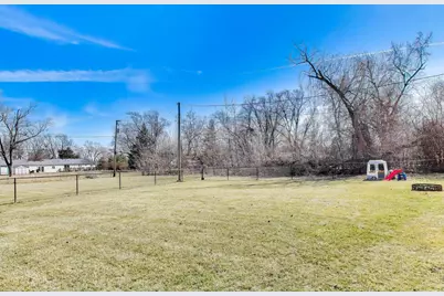 1075 Apricot Street, Hoffman Estates, IL 60169 - Photo 24