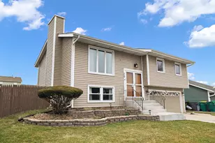 20 Abbeywood Dr, Romeoville, IL 60446 - Photo 2