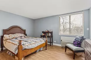 75 Kristin Cir, Schaumburg, IL 60195 - Photo 8