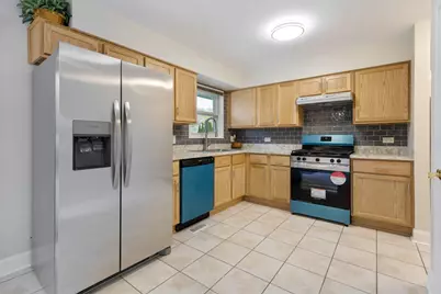 198 Shadywood Lane, Elk Grove Village, IL 60007 - Photo 8